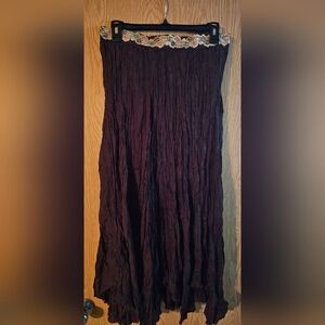 Elegant Dark Brown A-Line Crinkle Skirt with Floral Glitter Trim Size M
